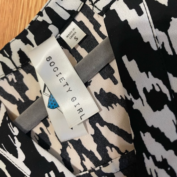 Flowy print high low tank - Picture 2 of 6